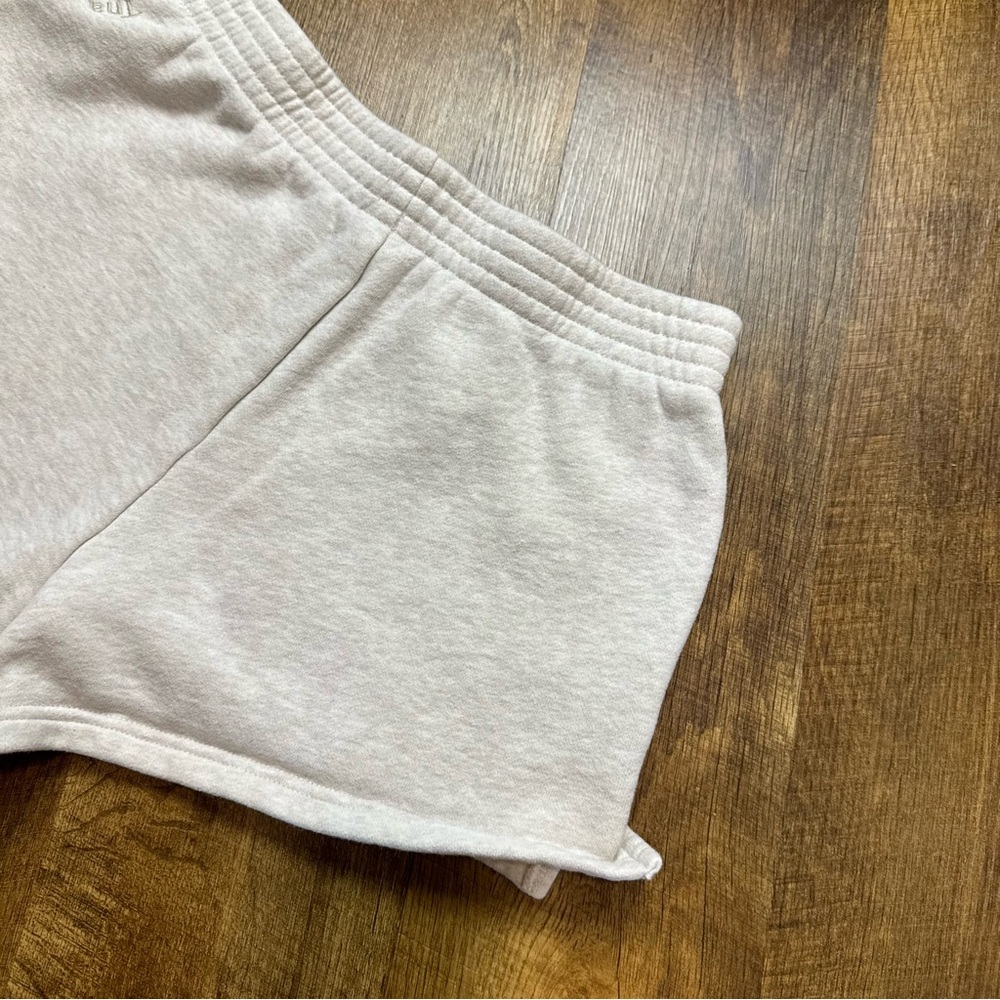 Aritzia TNA Cozy Sweat Fleece Perfect Micro Shorts Sz Small Heather - Picture 12 of 13